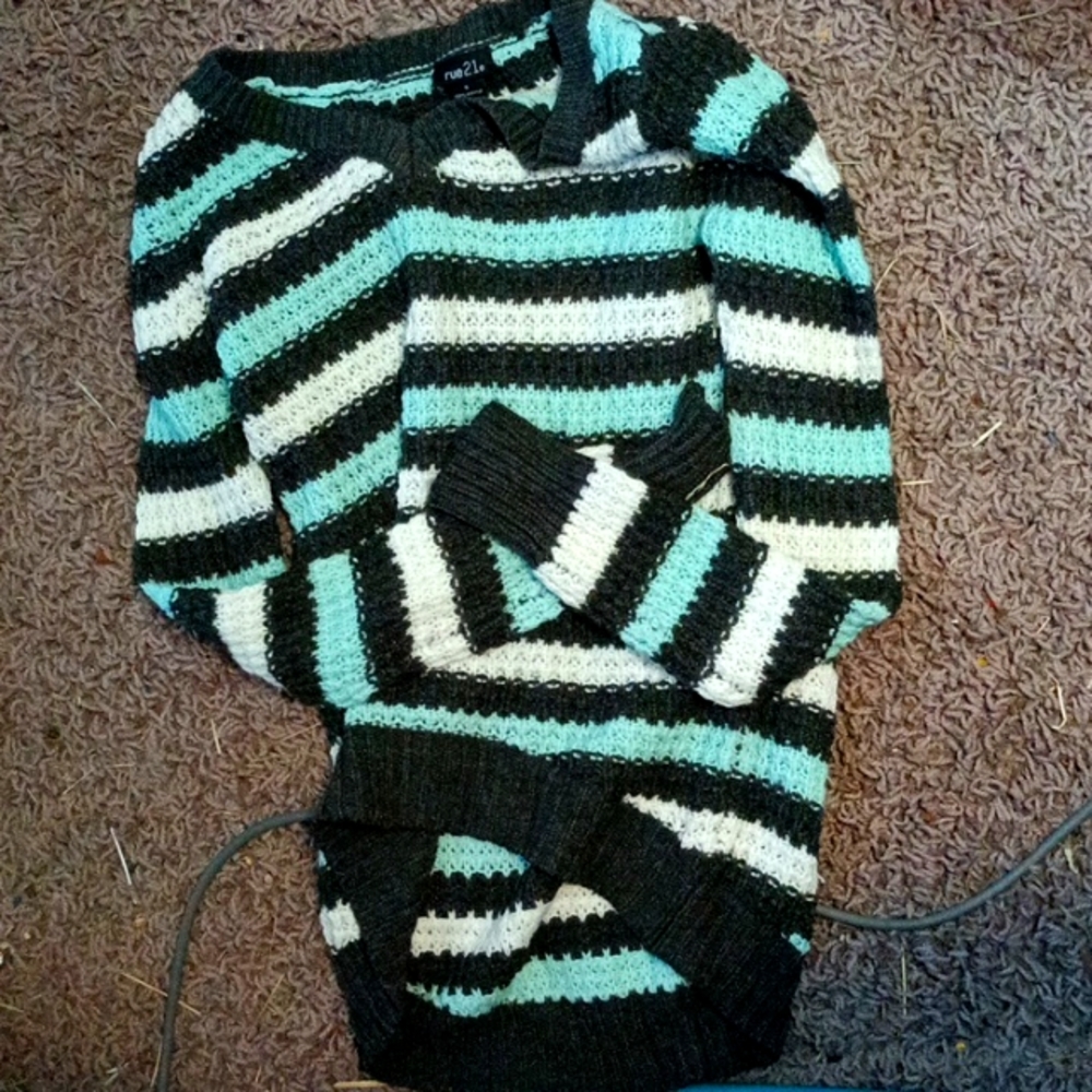 rue 21 chic winter sweater knit formal multicolor blue grey white